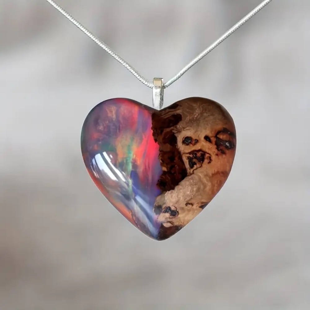 Elegant Heart Pendant Necklace with Multicolor Design